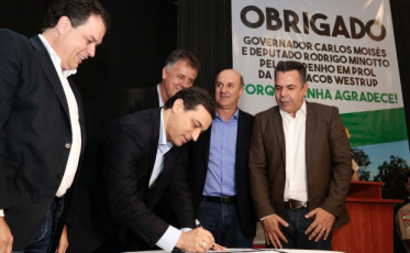 Vampiro afirma que Moisés poderia ter evitado pedido de impeachment