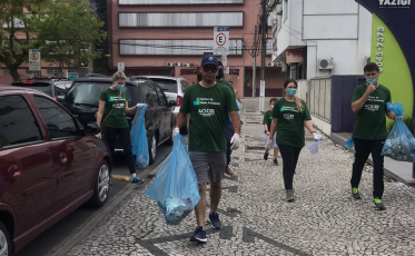 Caminhada Ecológica retira resíduos da Praça do Congresso