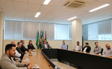 Acic recebe empresas associadas