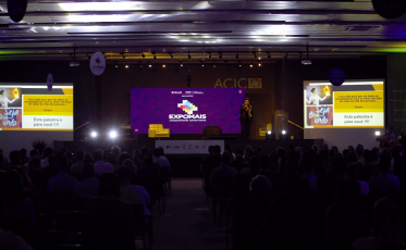 “O líder está constantemente em obras”, destaca a professora Paulette Melo na Expomais