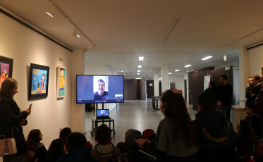 Acic promove interação entre estudantes e artista