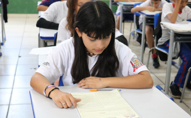 Estudantes classificados no Prêmio ACIC de Língua Portuguesa fazem primeira prova