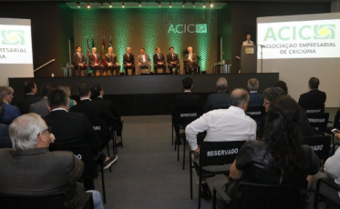 Governador prestigia posse na Associação Empresarial de Criciúma