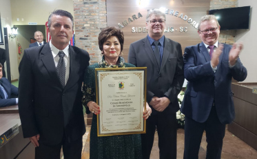 Dra Cleusa Coral Ghanem recebe honraria em Siderópolis