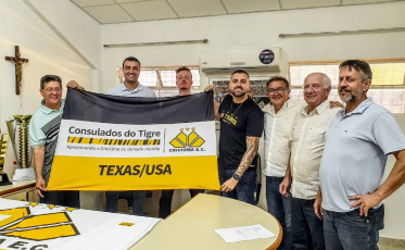 Consulado do Texas recebe certificado do Tigre