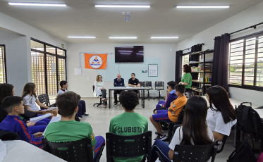 Estudantes conhecem trajetórias e lições de empresários no Clube do Jovem Empreendedor