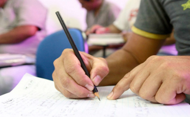 Encceja vai possibilitar diplomas para ensino fundamental e médio