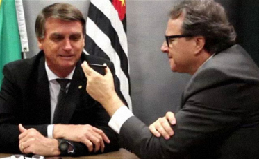 “Prova da minha popularidade é ser recebido por milhares de pessoas, sem ovos como munição”, diz Bolsonaro