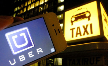 Clima tenso entre motoristas da Uber e taxistas em Criciúma