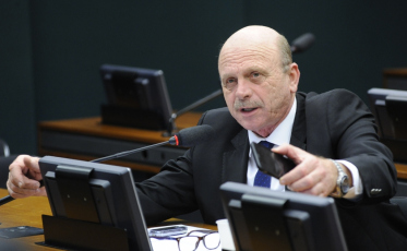 Ronaldo Benedet busca incentivo para cooperativas de energia de SC