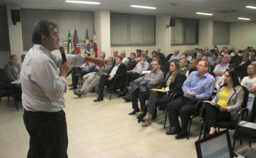 “O Criciúma é o maior do estado e é nosso, então temos que cuidar dele”, diz Carlos Alamini