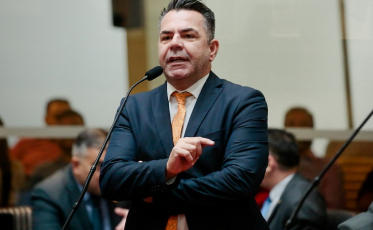 Presidente estadual do MDB coloca pressão sobre Vampiro: 