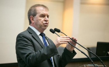 Deputado irá propor impeachment do governador Moisés