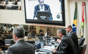 Moacir Pereira e as decisões políticas da semana