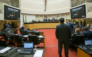 Moacir Pereira: Os processos de impeachment e o atraso de repasse aos hospitais
