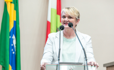 Professores catarinenses terão direito de acompanhar filhos ao médico sem prejuízo