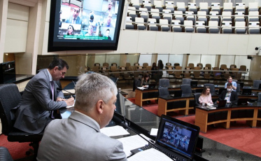 Moacir Pereira e a leitura do relatório do segundo pedido de impeachment