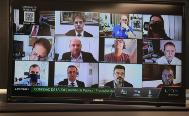 Apresentação de relatório da Saúde vira cobrança por vacinas