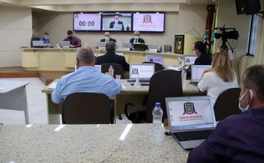 Vereadores rejeitam projeto que acabaria com eleições para diretores de escolas