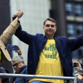“Está decretado o fim da era do PT”, diz Flávio Bolsonaro após avançar ao segundo turno