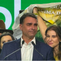 PL oficializa Flávio Bolsonaro como candidato à Presidência; SC tem convenção marcada