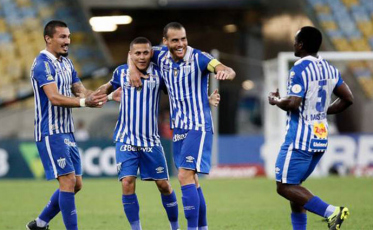 Depois da primeira vitória, Avaí encara o líder