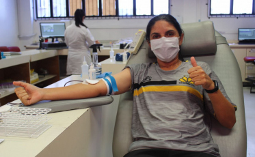Atletas de futebol feminino de Criciúma realizam mutirão para doar sangue