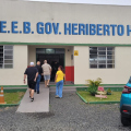 Presença de idosos chama atenção na EEB Governador Heriberto Hülse nas Eleições 2026