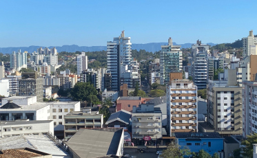 [Áudio] Bastante sol e calor em Criciúma nesta quinta-feira