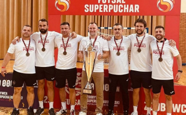 Treinador criciumense conquista título inédito na Polônia e é reconhecido como melhor da liga