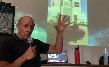 Alunos do CMG se encantam com engenheiro da Nasa