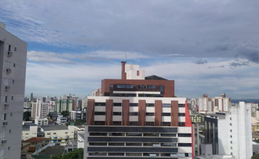 Quinta-feira com temperatura elevada e chance de chuva à tarde
