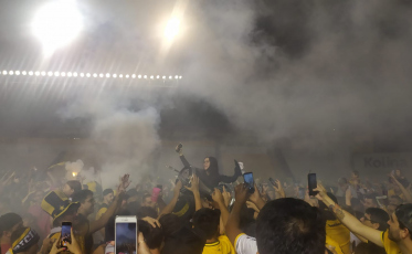 O campeão voltou! Jogadores retornam a Criciúma com muita comemoração (FOTOS E VÍDEOS) 