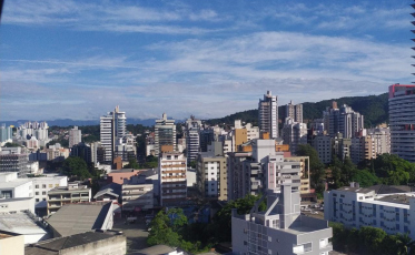 Terça-feira com sol e temperatura acima dos 30°C