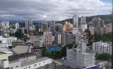 Defesa Civil alerta para temporais com fortes ventos em SC