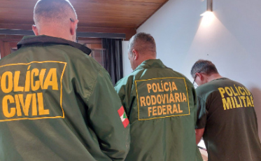 Operação que apura fraudes a procedimentos licitatórios é deflagrada em 13 municípios de SC