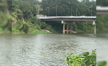 Corpo é encontrado boiando no Rio Tubarão e mobiliza bombeiros