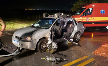 Motorista fica presa em ferragens após acidente em rodovia estadual