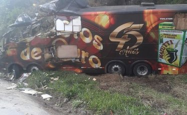 Vocalista da banda Garotos de Ouro morre em grave acidente em SC (VÍDEO)