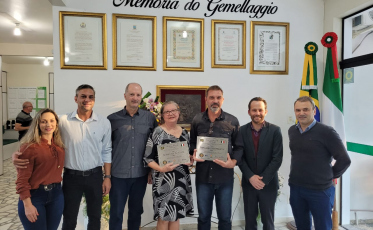 Nostra Origine: famílias de origem italiana recebem placas que homenageiam a história dos antepassados
