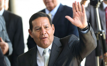 Mourão: tempo de contribuição de militares pode ser maior com reforma