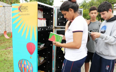 Ceusa colabora com projeto Geladeira Literária