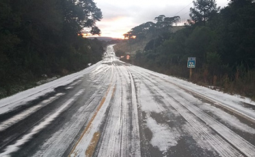 Gelo sobre a pista em vários pontos requer atenção
