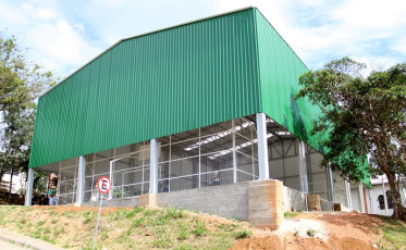 Pavimentação de ruas e entrega ginásio de esportes na Mina do Toco acontecem nesta terça