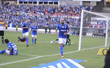 Criciúma sofre goleada e continua no 