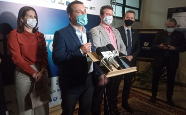 “Pode não ser o ideal, mas é o que podemos”, governador sobre Plano de Carreira dos professores