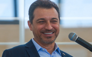 Moisés e uma sigla não conspícua