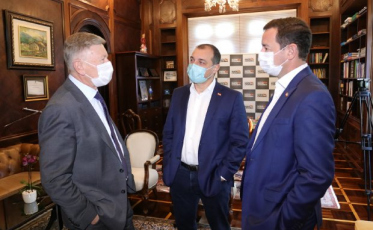 Governador sanciona lei que isenta impostos na compra e transporte de oxigênio hospitalar