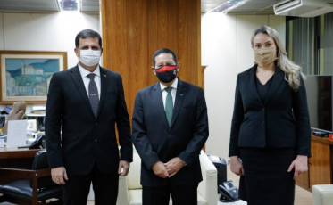 Governadora se reúne com vice-presidente em Brasília