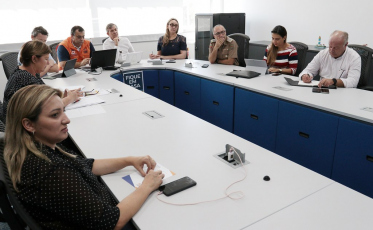 Estado volta a discutir plano de convívio para retomada de atividades
